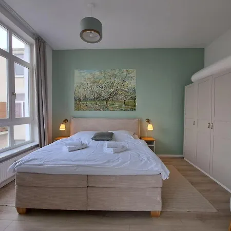 Livora Vincent - Art Design Mit Balkon *